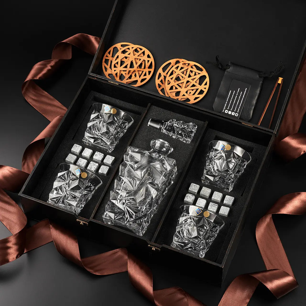 WhiskyStones™ Box with 4 crystal glasses and decanter "Bohemia Glacier"