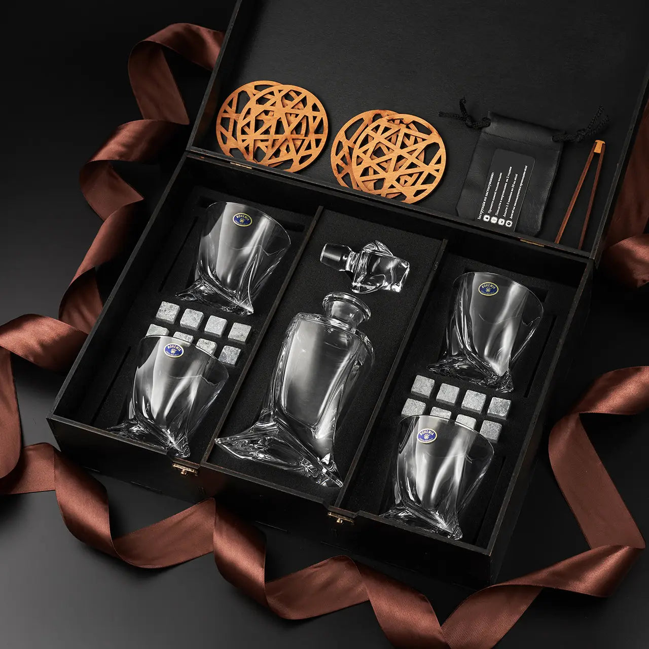 Box with 4 glasses and decanter