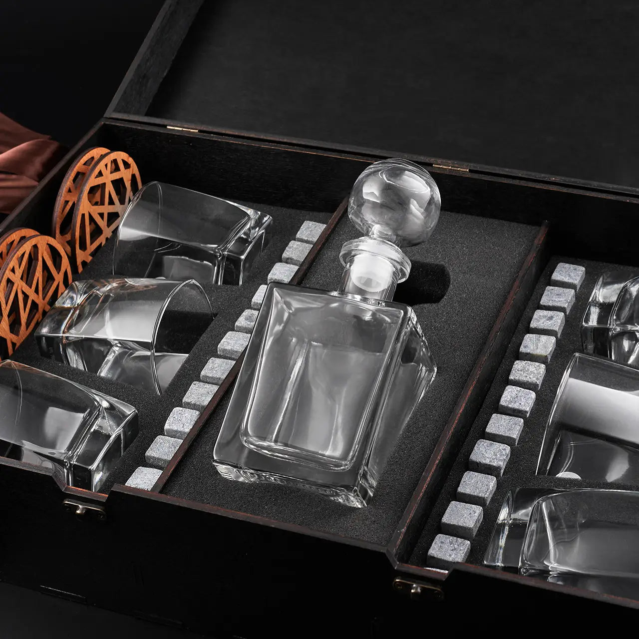 WhiskyStones™ Box with 6 glasses and decanter "Luminarc Sterling"