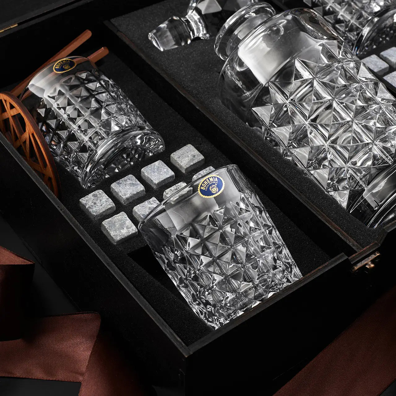 WhiskyStones™ Box with 4 glasses and decanter "Bohemia Diamond"