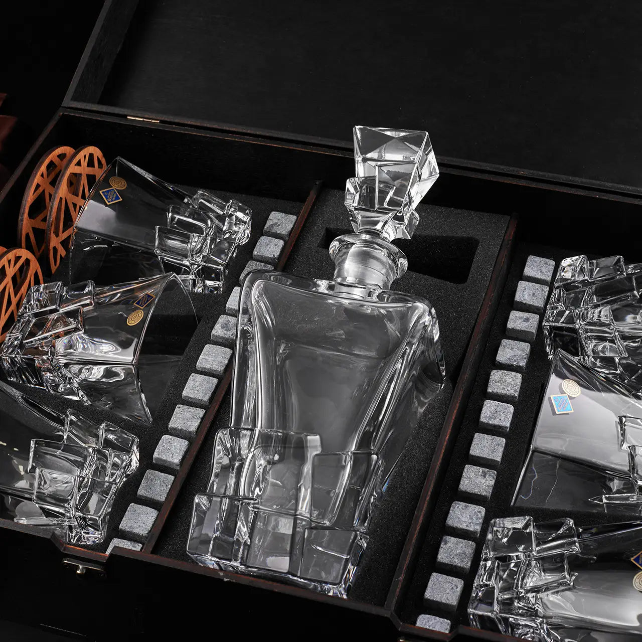 WhiskyStones™ Box with 6 crystal glasses and decanter "Bohemia Crack"
